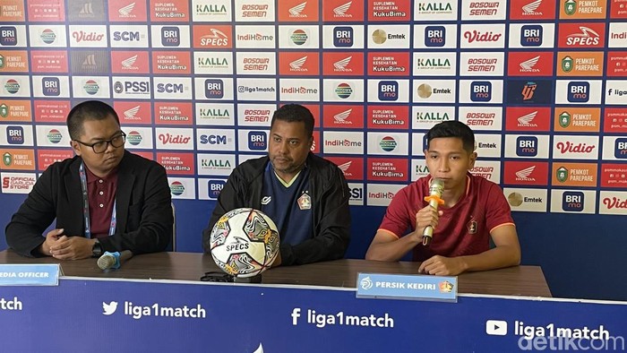 Bek Persik Kediri Rangga Widiansyah.