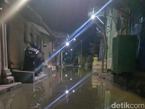 Bengawan Solo Bojonegoro Siaga Merah, Air Genangi Permukiman dan Persawahan