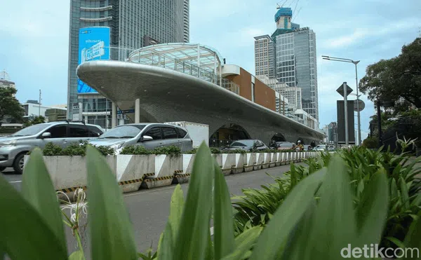 Deretan Halte TransJakarta yang Makin Ciamik Usai Didandan
