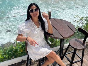 Penampilan Terbaru Donna Harun Makin Awet Muda Curi Atensi, Nenek Rasa ABG