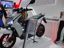 Ngecas Baterai dari 0-100% Butuh 3-4 Jam, Segini Jarak Tempuh Motor Listrik Gesits