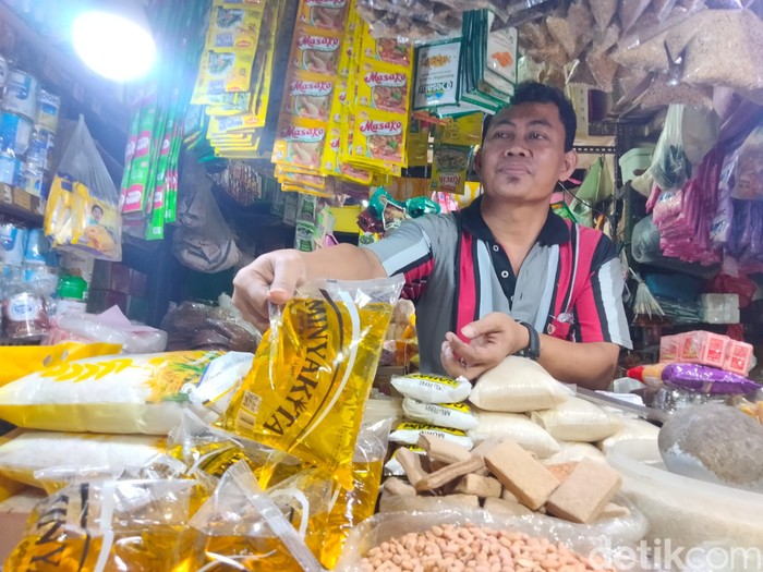 Pedagang di Pasar Wonokromo Surabaya