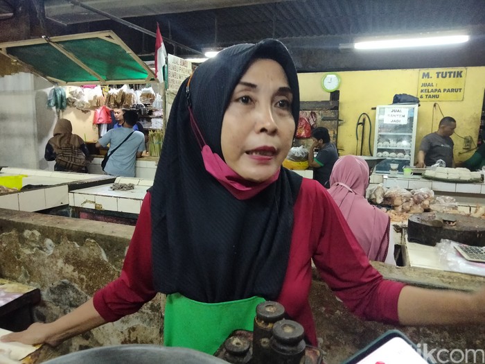 Pedagang di Pasar Wonokromo Surabaya