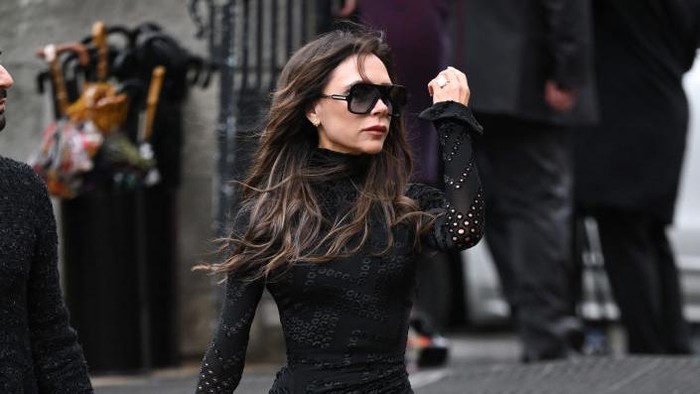 LONDON, ENGLAND - FEBRUARY 16: Victoria Beckham attends the Memorial Service for Dame Vivienne Westwood at Southwark Cathedral on February 16, 2023 in London, England. British fashion designer Dame Vivienne Westwood, known for her punk and new wave designs, died on December 29 at the age of 81. (Photo by Karwai Tang/WireImage)