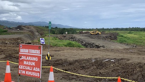 Progres areal groundbreaking pembangunan Jalan Tol Jagat Kerthi Gilimanuk-Mengwi di Banjar Sumbermis, Desa Pekutatan, Kecamatan Pekutatan, Jembrana, Bali, Sabtu (18/2/2023).