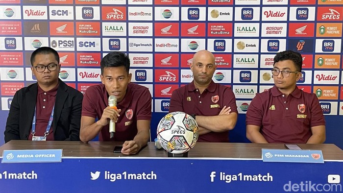Bek PSM Makassar, Agung Mannan saat sesi pre-match conference pers, Sabtu (18/2/2023).