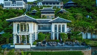 Tak terlihat seperti restoran, La Maison 1888 di Vietnam ini menggunakan bangunan mansion yang mewah. Restoran ini konon sengaja dibentuk seperti rumah mewah untuk menghadirkan kesan kekeluargaan yang hangat. Foto: Lifestyle Asia