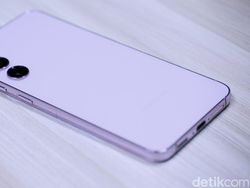 Unboxing Samsung Galaxy S23 Plus 5G: Warna Lavender Bikin Tergoda