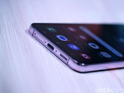 Unboxing Samsung Galaxy S23 Plus 5G: Warna Lavender Bikin Tergoda