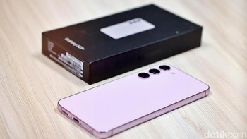 Samsung sudah membuka pre-order Galaxy S23 Plus. Foto: Adi Fida Rahman/detikINET