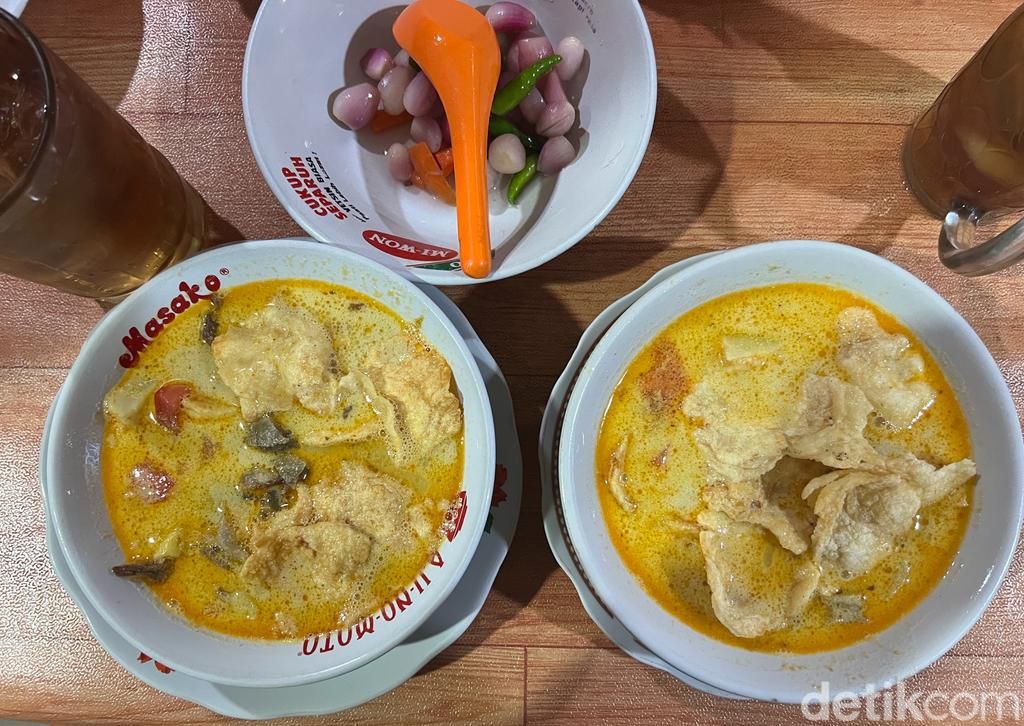 Soto Kaki Sapi Bang Mamat: Soto Betawi Legendaris Isi Kikil hingga Paru Sejak 1980an
