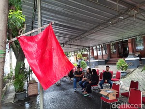Seorang Pengungsi Banjir Pasar Kliwon Solo Meninggal