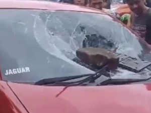 Heboh Mobil Brio Dirusak Massa gegara Kabur Usai Isi BBM di SPBU