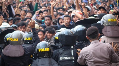 Tengok Lagi Kericuhan Suporter PSIS Semarang di Stadion Jatidiri