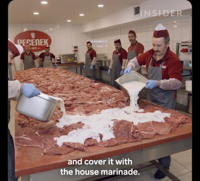 Wow! Gerai Kebab Legendaris di Turki Ini Masak 1,5 Ton Daging Tiap Hari
