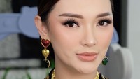 Zaskia Gotik belum lama ini ramai diperbincangkan lantaran unggahan terkait rumahnya di Bekasi yang ingin dijual seharga lebih dari Rp 900 juta. Foto: Instagram @zaskia_gotix