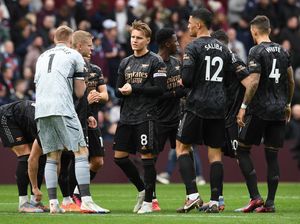 Arsenal Pede Lagi Usai Buka Puasa