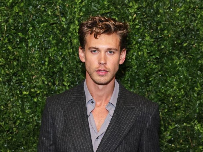 Austin Butler LONDON, ENGLAND - FEBRUARY 18: Austin Butler attends The Charles Finch & CHANEL 2023 Pre-BAFTA Party at 5 Hertford Street on February 18, 2023 in London, England. (Photo by Max Cisotti/Dave Benett/Getty Images)