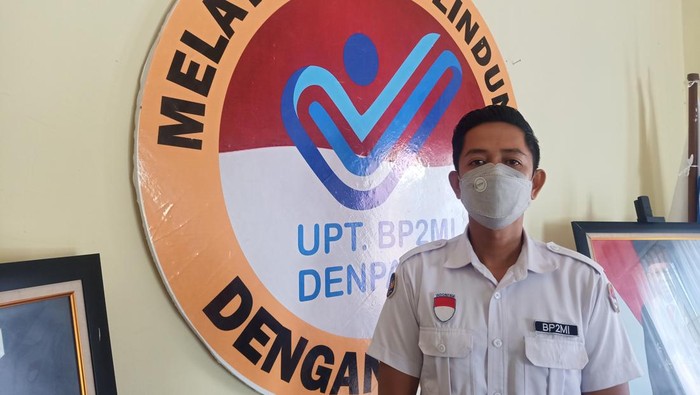 Kepala Balai Pelayanan Perlindungan Pekerjaan Migran Indonesia (BP3MI) Bali Anak Agung Gde Indra Hardiawan ketika ditemui detikBali beberapa waktu lalu di UPT BP2MI Denpasar, Bali.