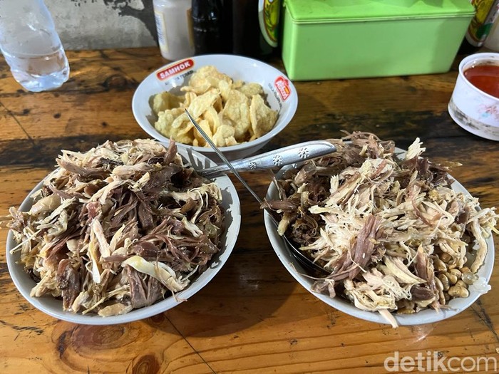 Bubur Ayam Jadul The Legend Pertahankan Kelezatan Selama 50 Tahun