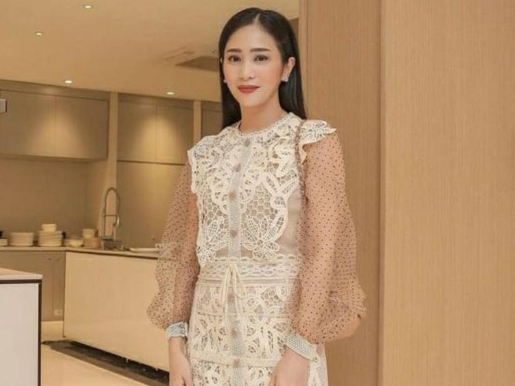 6 Potret Body Goals Bunga Zainal Bak ABG, Intip Resepnya