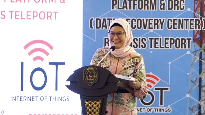 Bupati Indramayu Nina Agustina