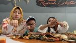 Daus Mini Hobi Kulineran, Doyan Seafood hingga Nasi Kebuli