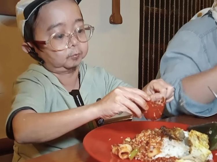 Daus Mini Hobi Kulineran, Doyan Seafood hingga Nasi Kebuli