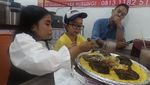 Daus Mini Hobi Kulineran, Doyan Seafood hingga Nasi Kebuli