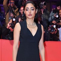 Diasingkan dari Iran, Golshifteh Farahani memilih tinggal di Prancis. Dan pengasingan itu tidak membuat Farahani gentar. Karena dia kembali berpose tanpa busana untuk majalah Prancis, Egoiste pada 2015. Foto: Dok. Getty Images
