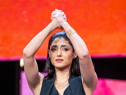 Potret Aktris Iran Diancam Mati Usai Pose Bugil, Demo Bareng Kristen Stewart