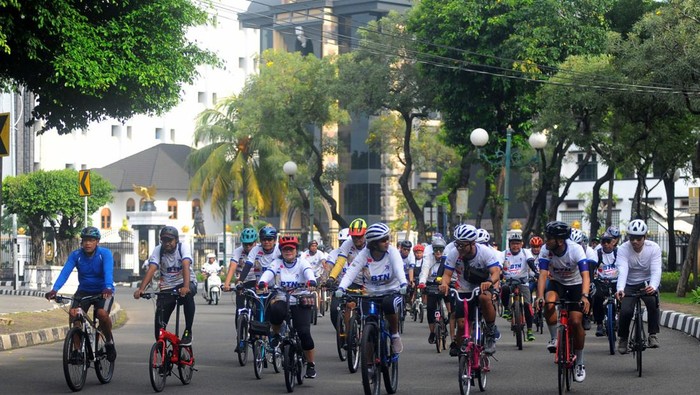 Gowes santai BTNers dan pecinta olahraga sepeda melakukan gowes bareng santai di seputaran Jakarta dengan menempuh jarak 73 Km yang diikuti oleh sekitar 400 peserta.