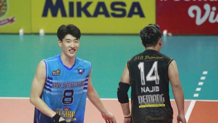 Jakarta Pertamina Pertamax dan Palembang Bank SumselBabel unggul di laga penutup Proliga 2023 Jogja, Minggu (19/2/2023). Namun keduanya tak lolos final four.
