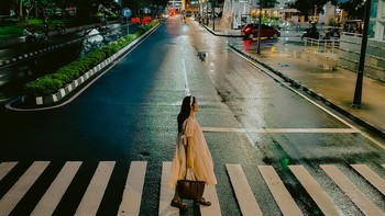 Blogger Kadek Arini Menangkap Keindahan City Lights di Kondisi Lowlight dengan Kamera 200MP Galaxy S23 Ultra 5G. Foto: Samsung