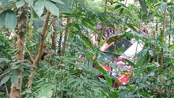 Kecelakaan bus masuk jurang di Gebang Purworejo, Minggu (19/2/2023).
