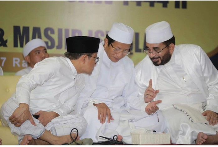 Ketua Umum Partai Kebangkitan Bangsa (PKB) Abdul Muhaimin Iskandar menghadiri Peringatan Isra Miraj Nabi Muhammad SAW 1444 H di Masjid Istiqlal Jakarta, Sabtu (18/2/2023) malam