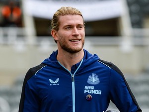 Siap-siap! Loris Karius Berpeluang Main di Final Carabao Cup