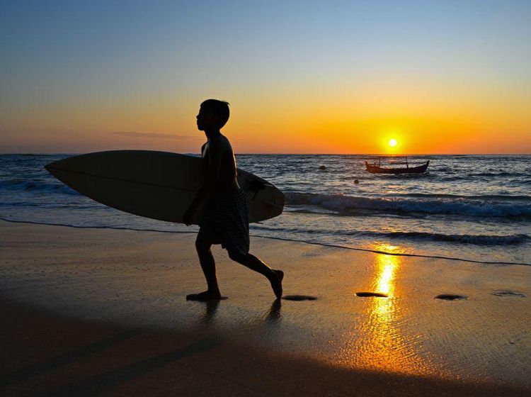 Menikmati Indahnya Sunset di Pantai Lhoknga Aceh