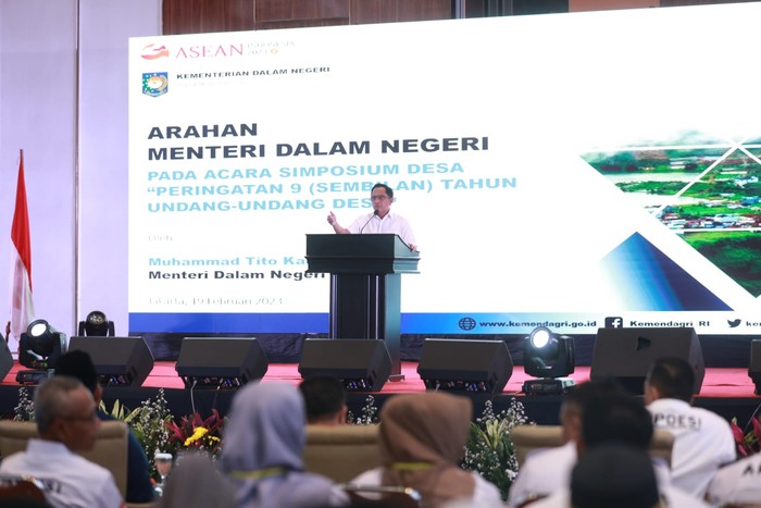Menteri Dalam Negeri (Mendagri) Tito Karnavian mendorong kepala desa (Kades) meningkatkan pendapatan asli desa (PADes).