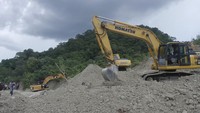Longsor yang terjadi pada Jumat (17/2/2023) malam tersebut mengakibatkan tesrputusnya akses transportasi yang menghubungkan wilayah pulau Timor mulai dari Kota Kupang, Kabupaten Kupang, Kabupaten Timor Tengah Selatan, Kabupaten Timor Tengah Utara, Kabupaten Belu, Kabupaten Malaka, serta negara Timor Leste.  