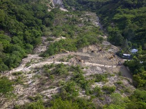 Viral Gunung Bergeser Kupang Jadi Wisata Dadakan, Warga Raup Cuan Jutaan