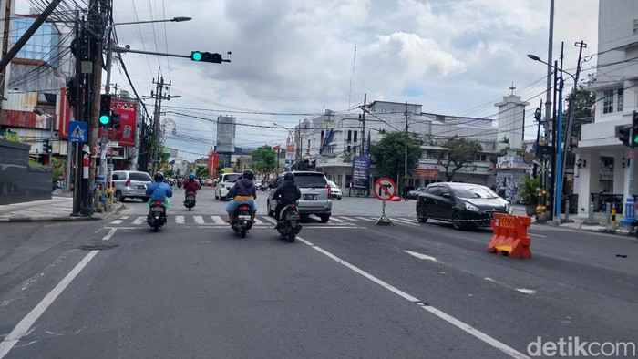 Perempatan Rajabali Kota Malang Sebelum Uji Coba Jalan Satu Arah