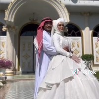 Aku juga ingin mengklarifikasi, dia beragama Muslim sekarang, dia menjadi Muslim sesungguhnya, kata sang interpreter ketika menjawab pertanyaan para penggemar. Dia sudah mengucap Syahadat dan menjadi Muslim, tambahnya. Foto: Instagram