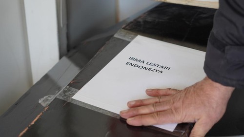 Proses pemulangan dua jenazah WNI korban gempa Turki. Dua WNI yang meninggal itu adalah Irma Lestari dari Lombok Barat dan Ni Wayan Supini asal Bali.