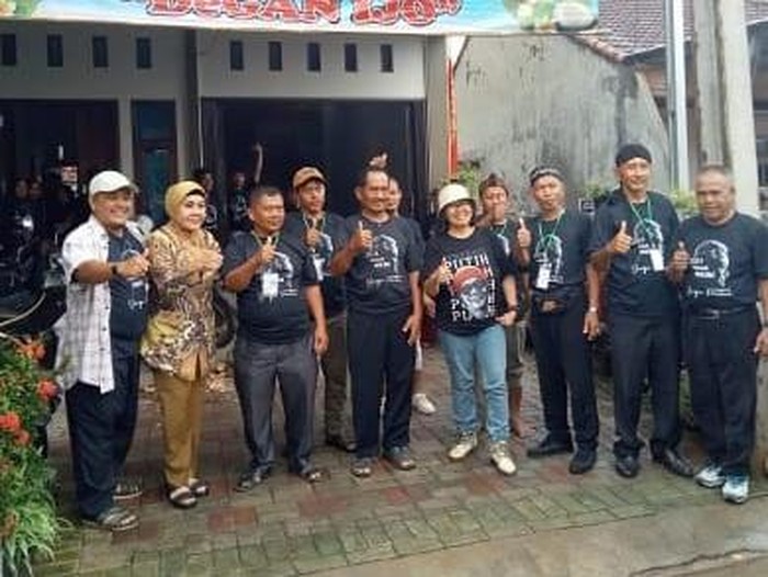 Relawan Ganjar Pranowo di Lampung mendeklarasikan dan meresmikan posko Dengan Ganjar Indonesia Jos (Degan Ijo), Minggu (19/2/2023).