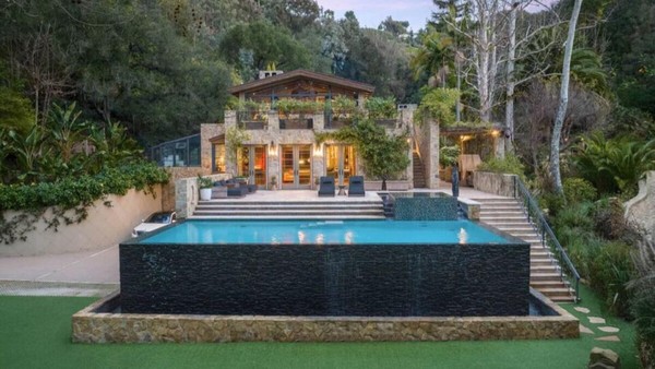 10 Foto Rumah Mewah Jennifer Lopez Dijual Rp 645 Miliar, Kamar Tidurnya Ada 9