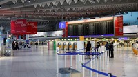 Aktivitas penerbangan di Bandara Frankfurt lumpuh ketika serikat buruh Jerman Verdi meminta para pekerja bandara melakukan mogok massal.