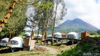 Suasana Villa Maripro Lau Kawar yang dekat dengan kaki Gunung Sinabung. (Goklas Wisely/detikSumut)
