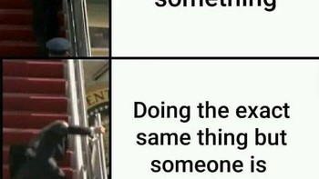 Jadi awkward sendiri kalau dilihatin orang lain. Just - leave me - alone. Foto: antisocialmeme via Bored Panda