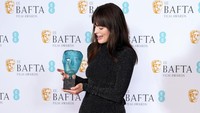 Di kategori tersebut, Emma Mackey dinominasikan bareng rekan aktor Sex Education yakni Aimee Lou Wood. (Foto: Getty Images/Dominic Lipinski)